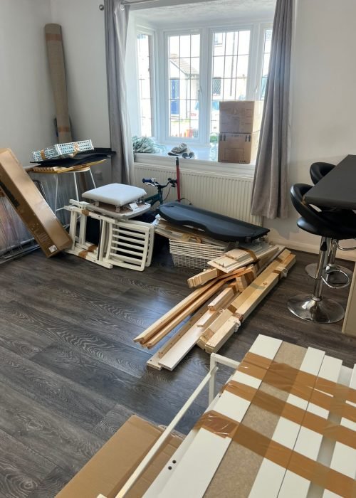 Man with Van Harlow 23